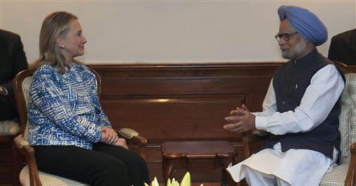 Clinton presses India to cut Iran oil imports