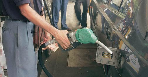 Montek feels govt should raise petroleum prices