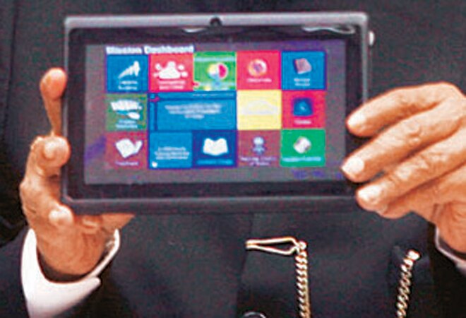 CAG pulls up HRD Ministry on Aakash tablet project