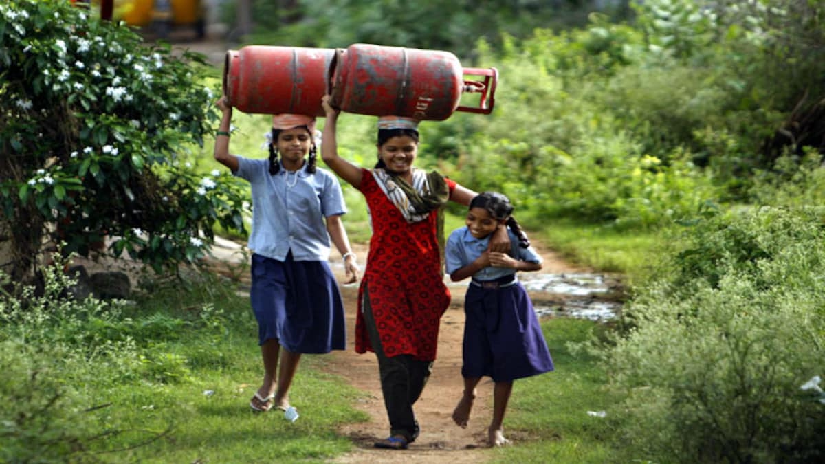 Direct Benefit Transfer of LPG cylinders excluding women? - BusinessToday
