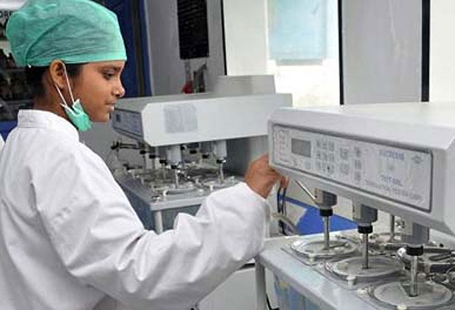 Apollo Hospitals in Rs 550 cr deal with Kohlberg Kravis Roberts 