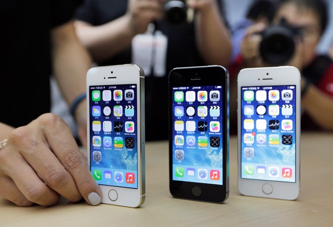 Global smartphone sales ride on India in Q4: Gartner Global smartphone sales ride on India in Q4: Gartner