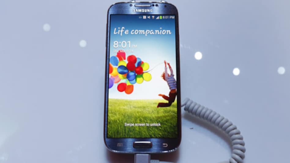 Samsung Galaxy S4 gets cheaper by about Rs 10,000 Samsung Galaxy S4 gets cheaper by about Rs 10,000