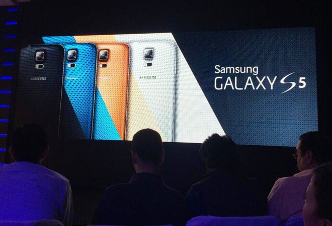 Samsung launches Galaxy S5 in India, to be priced between Rs 51,000 to Rs 53,000 Samsung launches Galaxy S5 in India, to be priced between Rs 51,000 to Rs 53,000