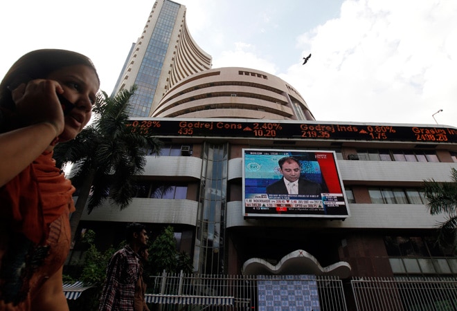 FIIs invest Rs 5,000 cr in Indian equities in two weeks