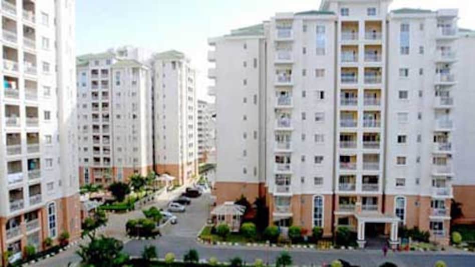 Unitech sells 10 acre for Rs 130 crore to repay debt Unitech sells 10 acre for Rs 130 crore to repay debt