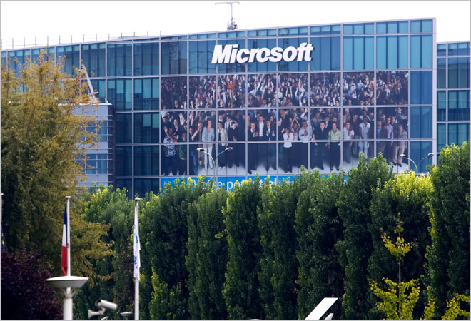 Microsoft launches app to control PCs via mobile