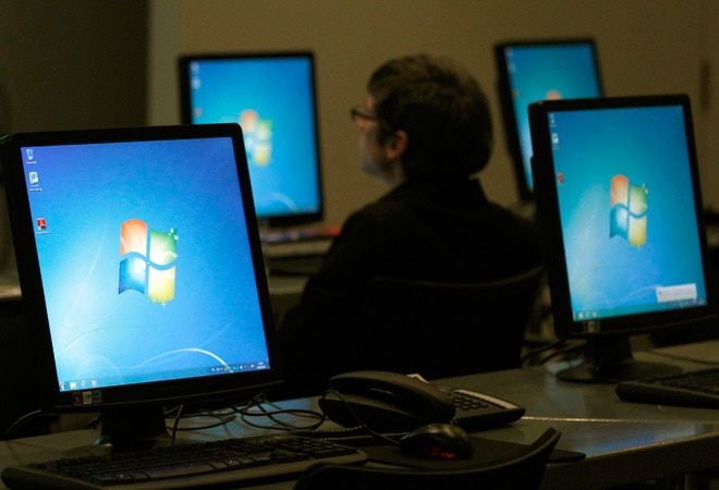 Microsoft rushes to fix Internet Explorer after attacks, no fix for Windows XP users