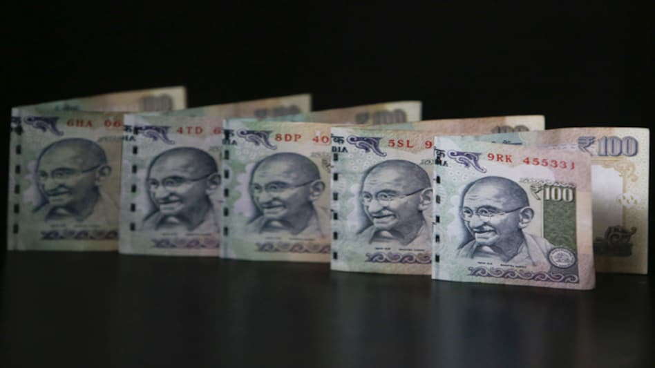 Rupee gains 47 paise on heavy dollar selling Rupee gains 47 paise on heavy dollar selling