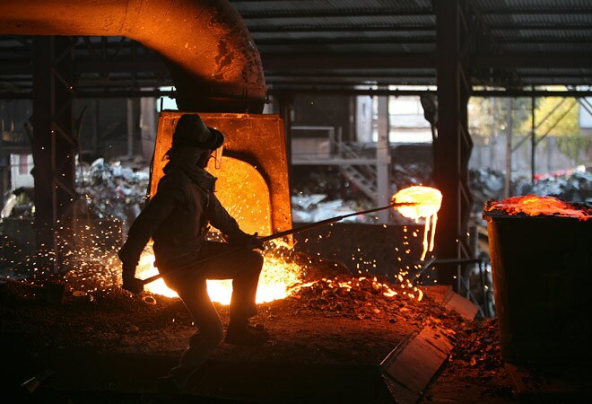 Economy expands 4.7% in FY14, looks to Narendra Modi for rebound Economy expands 4.7% in FY14, looks to Narendra Modi for rebound