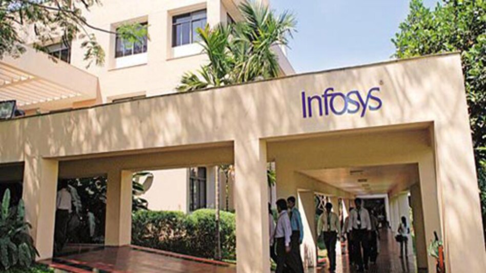 Infosys CEO contender BG Srinivas puts in papers Infosys CEO contender BG Srinivas puts in papers