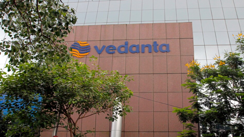 Vedanta says no bauxite mining at Niyamgiri till local nod Vedanta says no bauxite mining at Niyamgiri till local nod