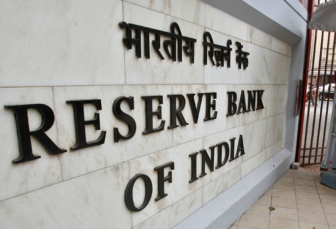 RBI keeps repo rate unchanged at 8%, slashes SLR by 0.5% RBI keeps repo rate unchanged at 8%, slashes SLR by 0.5%