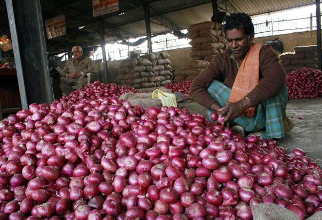 India faces onion shortage despite best-ever harvest India faces onion shortage despite best-ever harvest