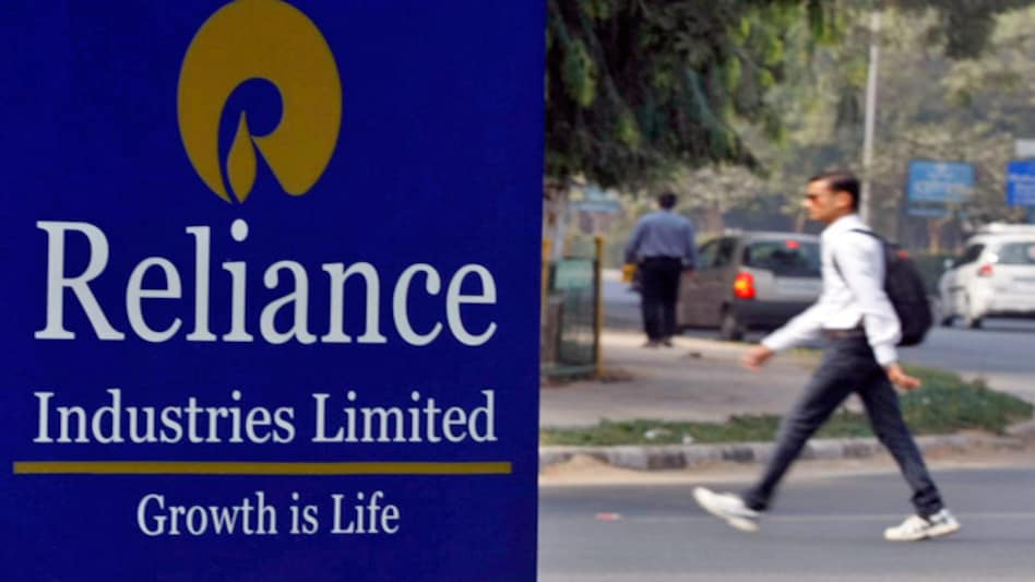 CAG condemns govt fuel pricing policy CAG condemns govt fuel pricing policy