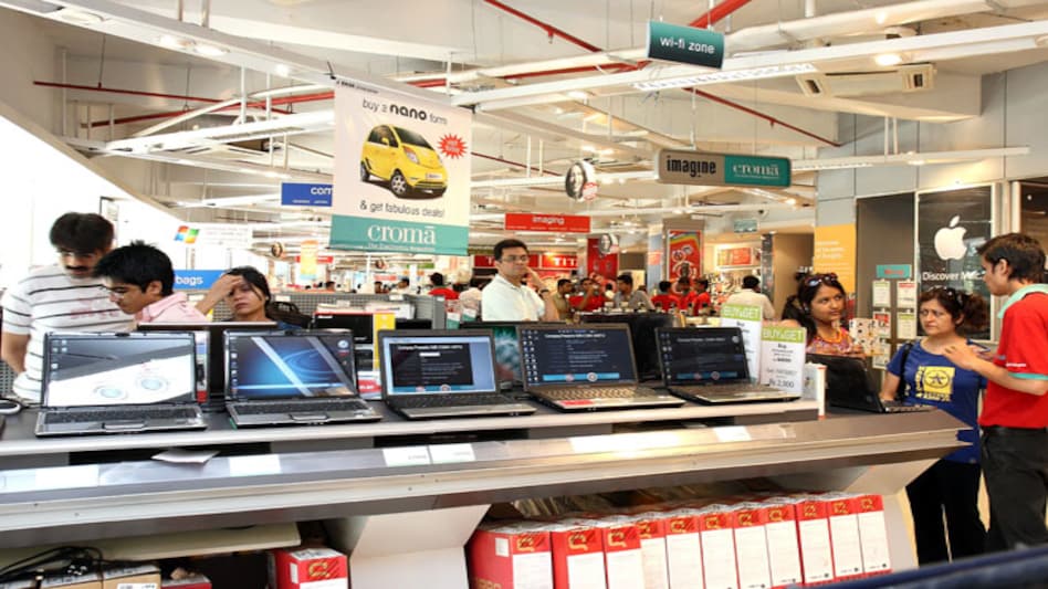 With this tie-up, however, there would be one thing that all the orders would be fulfilled by Croma's distribution centres and delivered using Snapdeal's delivery capabilities. With this tie-up, however, there would be one thing that all the orders would be fulfilled by Croma's distribution centres and delivered using Snapdeal's delivery capabilities.