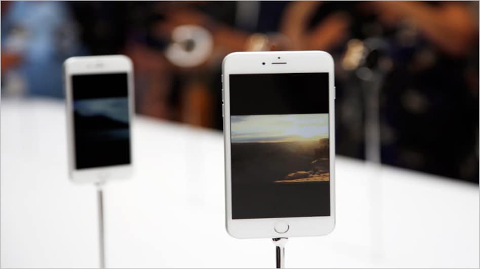 iPhone 6 Plus (in front) and iPhone 6. Photo: Reuters iPhone 6 Plus (in front) and iPhone 6. Photo: Reuters