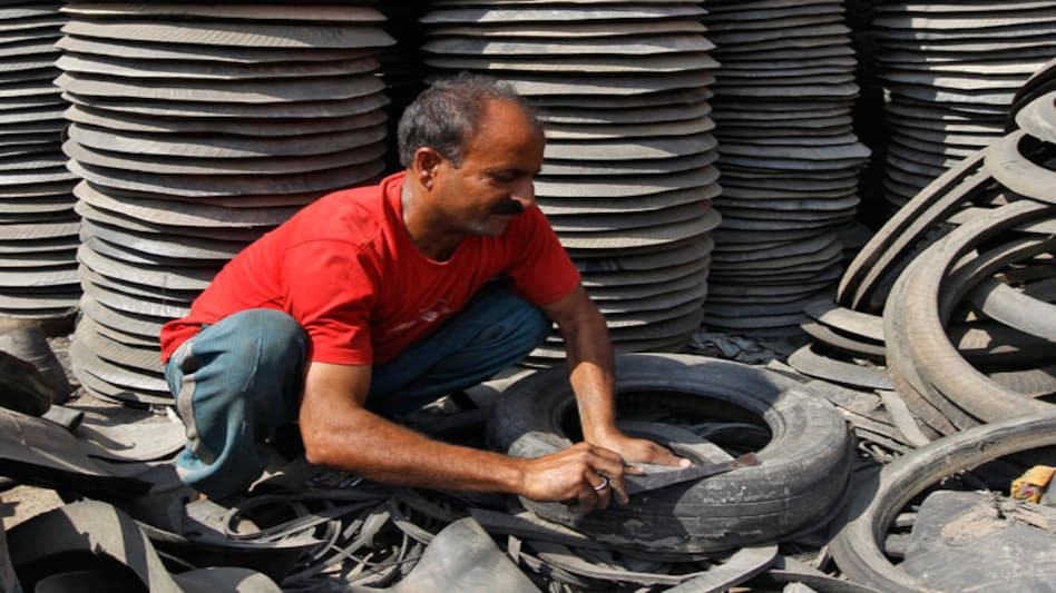In the top natural rubber producing country Thailand, rubber prices are hovering near its lowest level in five years. (Photo: Reuters) In the top natural rubber producing country Thailand, rubber prices are hovering near its lowest level in five years. (Photo: Reuters)