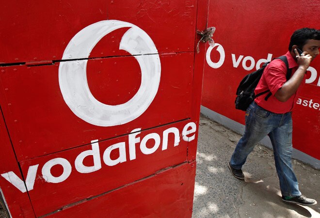 Telecom players offer free calling to users in Kashmir