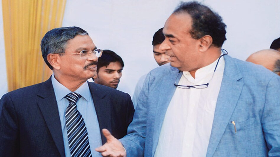 Far from their tumultuous exchange in court, CJI HL Dattu and Attorney General Mukul Rohatgi interact at Justice Ranjana Desai's farewell on Wednesday. (Photo: Mail Today) Far from their tumultuous exchange in court, CJI HL Dattu and Attorney General Mukul Rohatgi interact at Justice Ranjana Desai's farewell on Wednesday. (Photo: Mail Today)