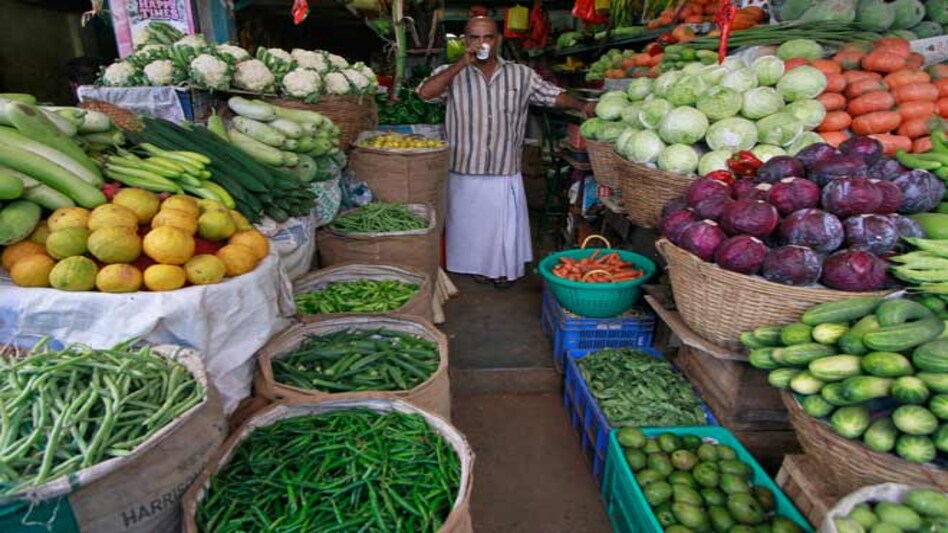 A significant fall in global agricultural commodity prices also led to a fall in headline retail inflation. (Photo: Reuters) A significant fall in global agricultural commodity prices also led to a fall in headline retail inflation. (Photo: Reuters)