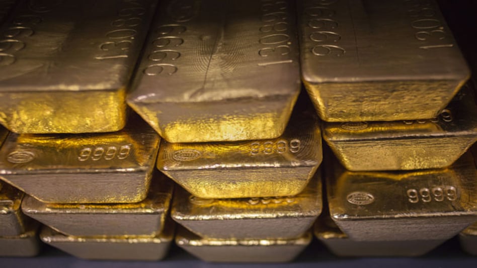 Silver followed suit and recovered by Rs 200 to Rs 38,600 per kg on increased offtake by industrial units and coin makers. Silver followed suit and recovered by Rs 200 to Rs 38,600 per kg on increased offtake by industrial units and coin makers.