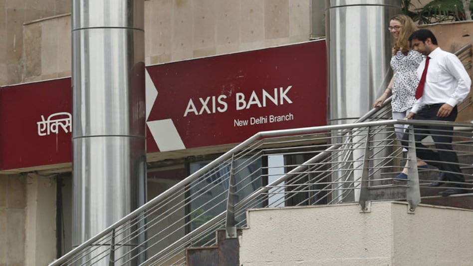 Axis Bank hits overseas debt market with $200-mn bond sale Axis Bank hits overseas debt market with $200-mn bond sale