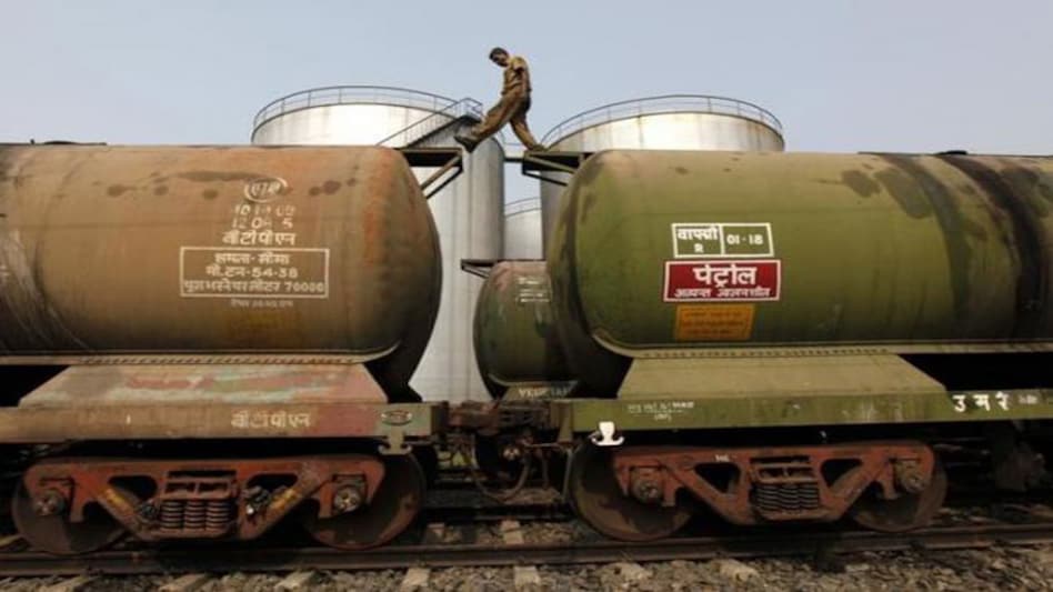 Govt makes first crude oil purchase for strategic reserve Govt makes first crude oil purchase for strategic reserve