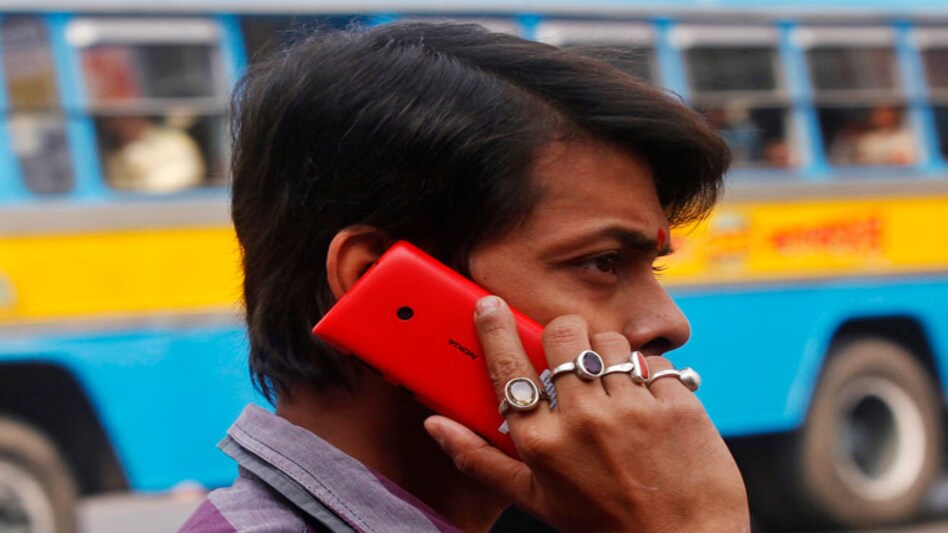 Landline, mobile subscribers owe Rs 3,407 crore to BSNL and MTNL Landline, mobile subscribers owe Rs 3,407 crore to BSNL and MTNL