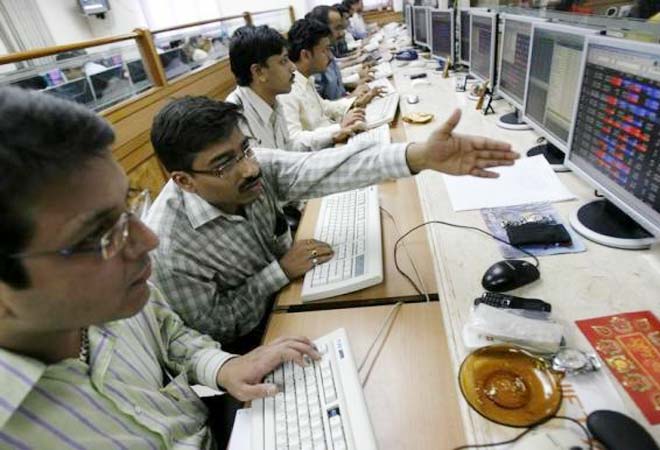 OFS keeps its charm, fund raising climbs 4 times to Rs 27k cr