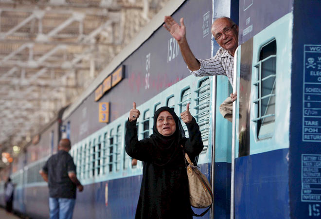 Indian nurses in Yemen weigh debts against danger (Photo: Reuters)