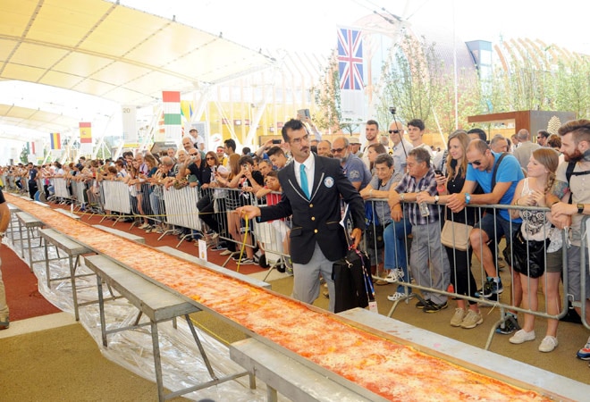 Over 1.5 km long pizza enters Guinness World Records