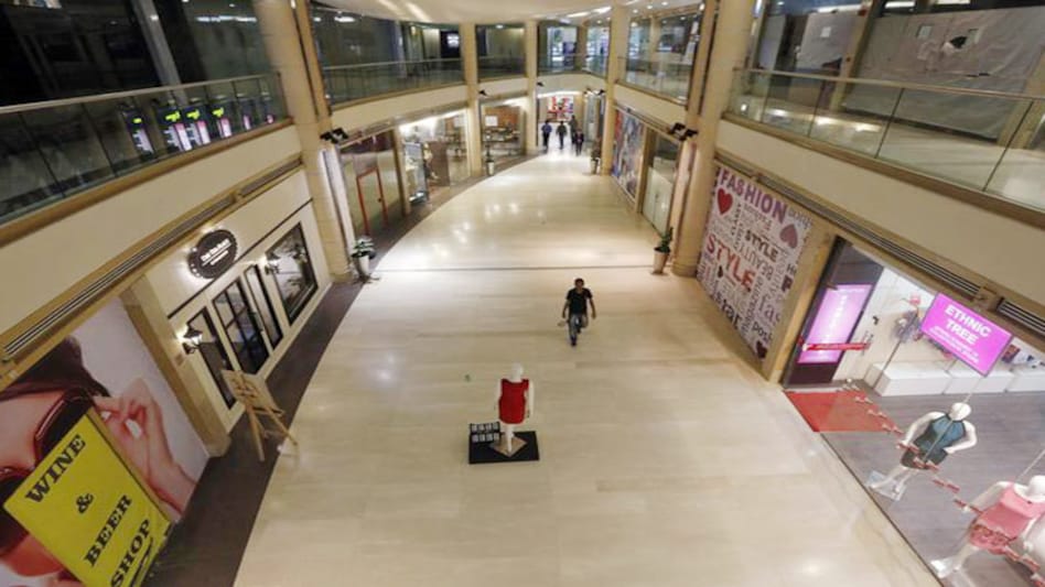 Single-brand retail garners only Rs 700 cr FDI in 9 yrs Single-brand retail garners only Rs 700 cr FDI in 9 yrs