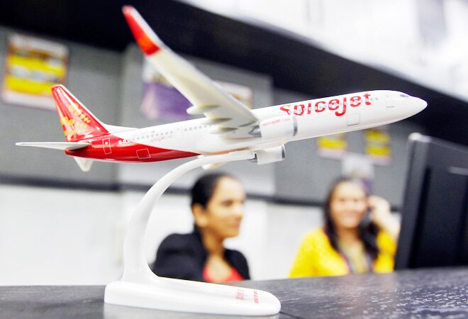 SpiceJet in talks with Boeing, Airbus for $11-billion jet deal SpiceJet in talks with Boeing, Airbus for $11-billion jet deal