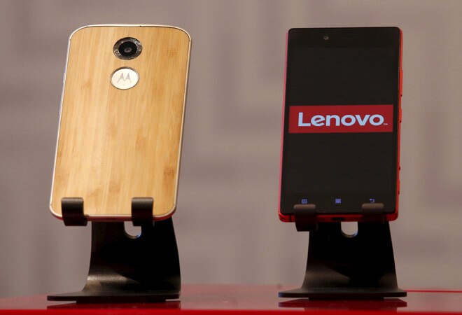 Lenovo-Motorola starts manufacturing smartphones in Chennai Lenovo-Motorola starts manufacturing smartphones in Chennai