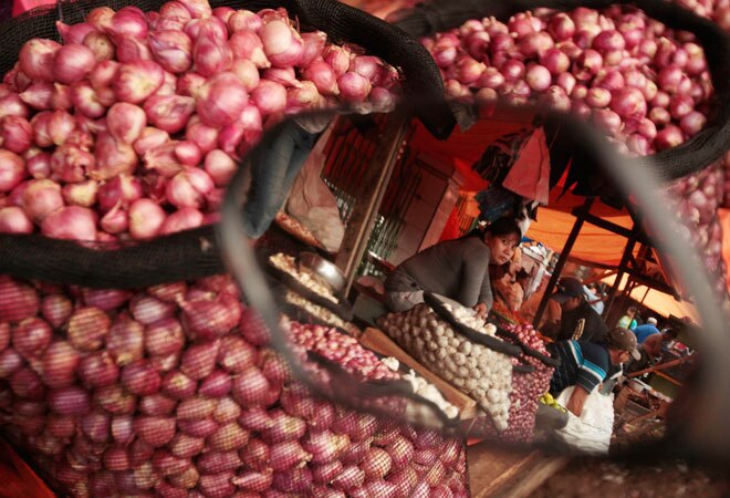 MMTC floats tender for import of 10,000 tonnes onion