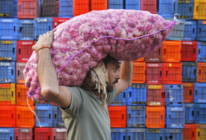 India, Bangladesh resort to onion imports as supply dips