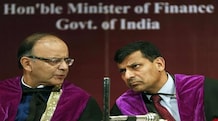 Govt steps up rate cut pressure on RBI Finance Minister Arun Jaitley (L) speaks to Reserve Bank of India (RBI) Governor Raghuram Rajan during a convocation ceremony for students at a university in Mumbai January 9, 2015.