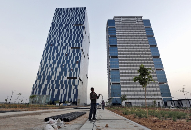 Govt in talks with World Bank for funding of smart cities, AMRUT plan