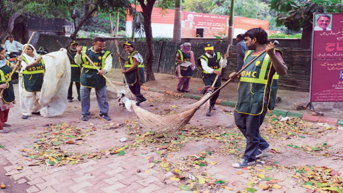Clean up nation before Swachh Bharat anniversary: PM to babus - BusinessToday