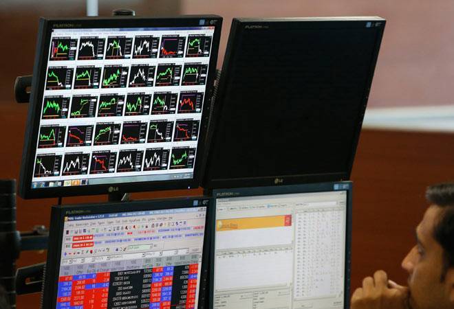 Sensex ends 378 points down; Nifty below 7,800, Dr Reddy's top loser