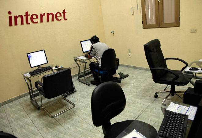 Fake LinkedIn accounts targeting users