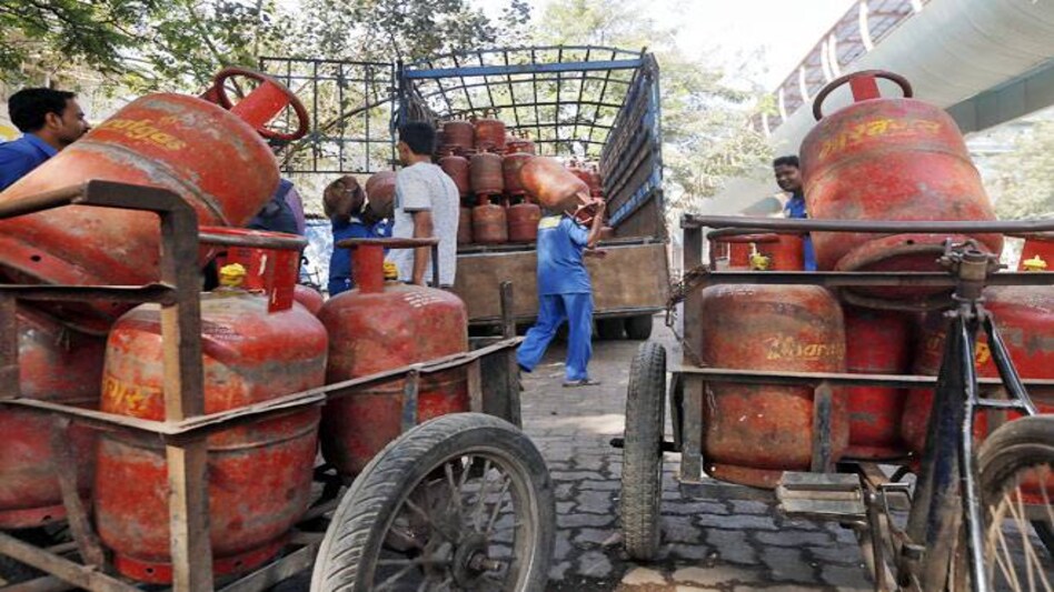 Non-subsidised cooking gas (LPG) now costs Rs 657.50 in Delhi. (Photo: Reuters) Non-subsidised cooking gas (LPG) now costs Rs 657.50 in Delhi. (Photo: Reuters)
