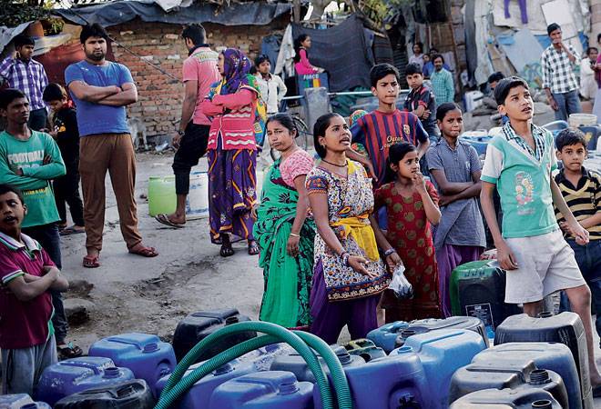 Jat stir dries up taps in New Delhi as water treatment plants are shut