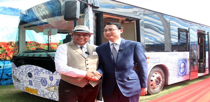 Left to right: B.K. Modi and Mr. Liu of BYD Company Limited unveil an electric bus manufacturing facility at ModiCiti (next to Muradabad), under the brand name 'Smart Dreams' Left to right: B.K. Modi and Mr. Liu of BYD Company Limited unveil an electric bus manufacturing facility at ModiCiti (next to Muradabad), under the brand name 'Smart Dreams'