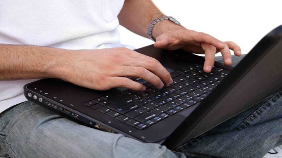 Despite low Internet use, India's e-commerce triples in 5 years Despite low Internet use, India's e-commerce triples in 5 years