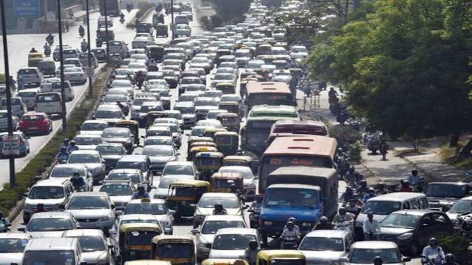 Diesel taxi drivers again derail traffic, detained Diesel taxi drivers again derail traffic, detained