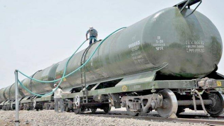 Railways sends Rs 4 cr bill after supplying 6.20 cr litre water to Latur Railways sends Rs 4 cr bill after supplying 6.20 cr litre water to Latur