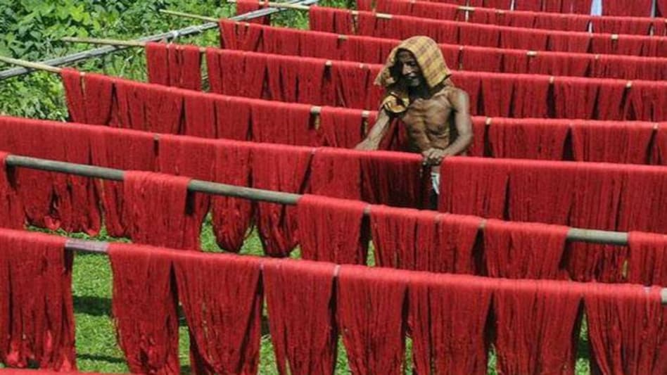 Govt mounts efforts to draw youth to handloom sector Govt mounts efforts to draw youth to handloom sector