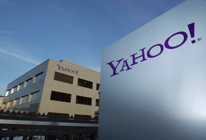 As Yahoo Messenger shuts down, oil traders bid a fond farewell